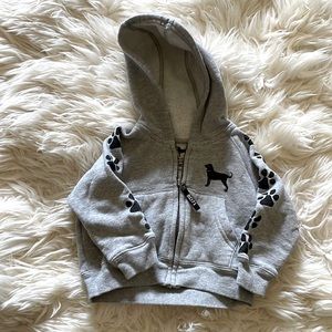 The black dog hoodie 6-12m